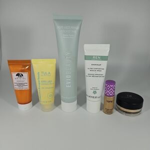 Beauty Lot (6 DELUXE SAMPLE-SIZES + 1 MYSTERY FREE FULL-SIZE)